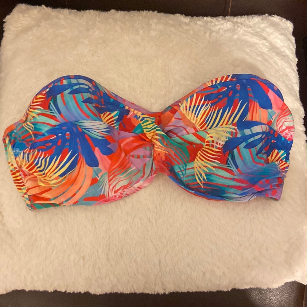 Sunsets Iconic Twist Bandeau Bikini Top